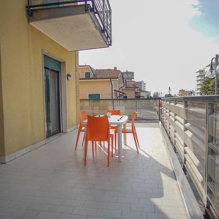 Appartamento Nuovo Centralissimo 150 Mt Dal Mare ليدو دي يسولو المظهر الخارجي الصورة