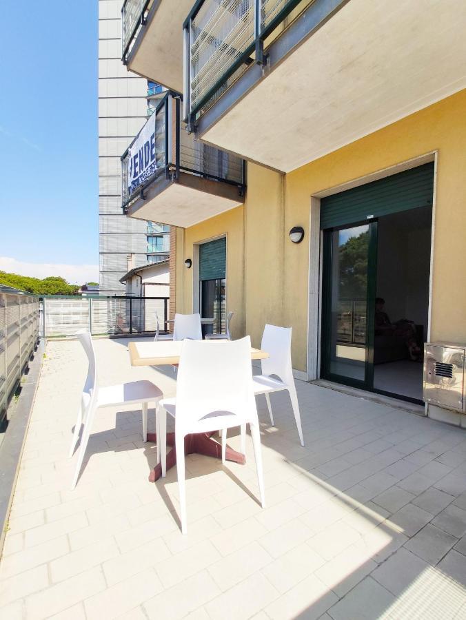 Appartamento Nuovo Centralissimo 150 Mt Dal Mare ليدو دي يسولو المظهر الخارجي الصورة