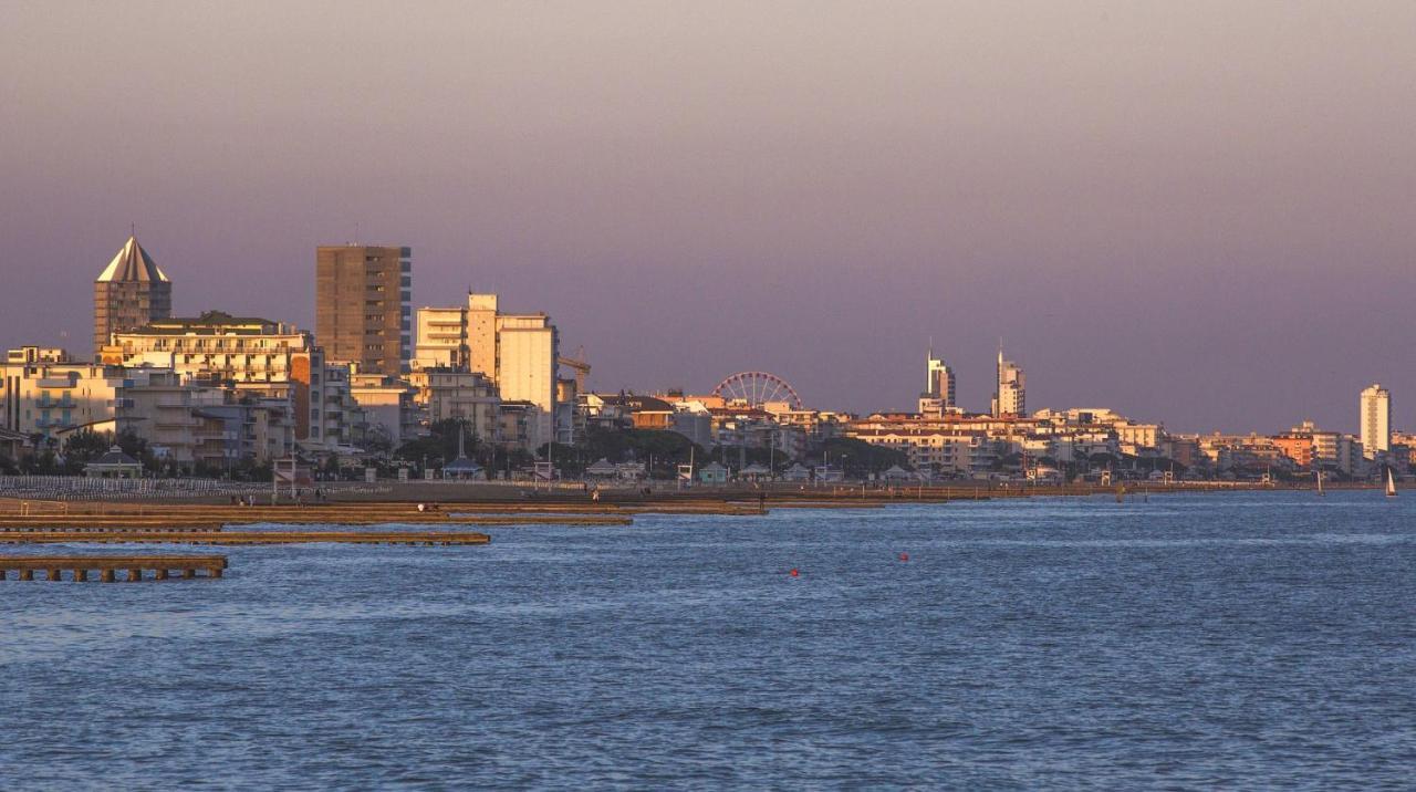 Appartamento Nuovo Centralissimo 150 Mt Dal Mare ليدو دي يسولو المظهر الخارجي الصورة